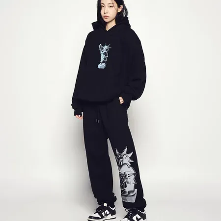 [ADLV] Ac Bear Statue Of Liberty Hoodie Black